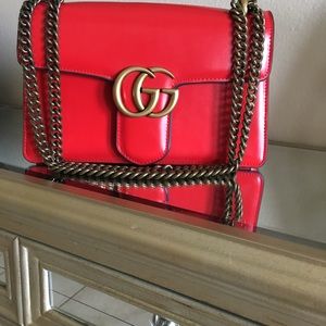 Red shoulder hangbag